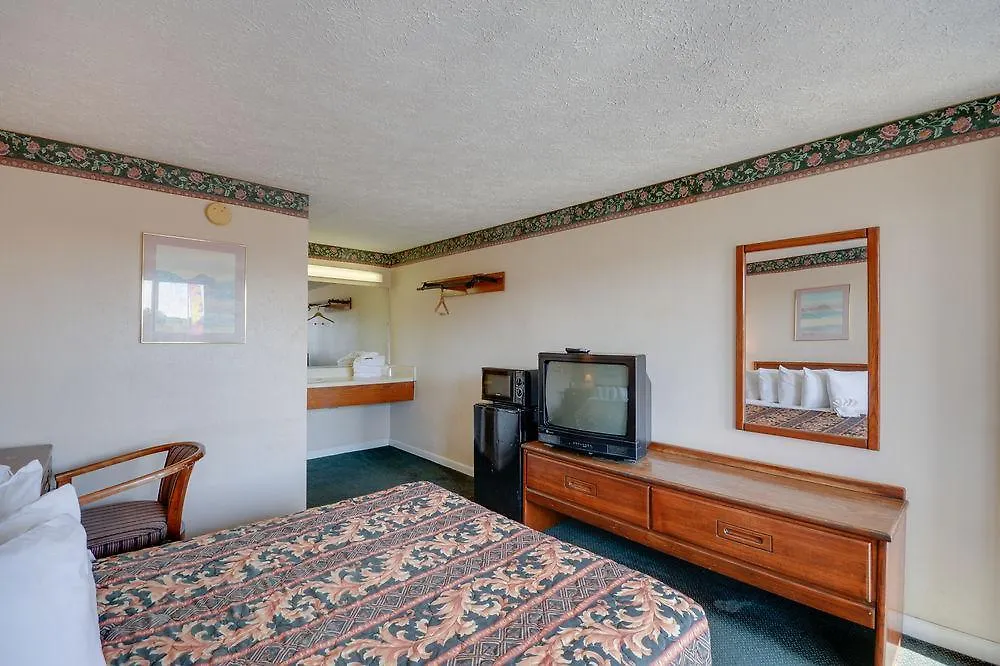 Budget Inn-Norfolk, Va - Oceanview Hotel